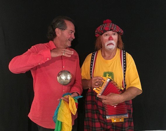 les clowns zamigos - spectacle de clown pour noel 
