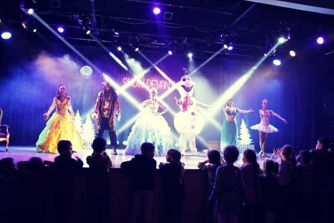 CIE  SHOW DEVANT - COMPAGNIE DE SPECTACLES