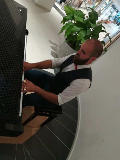 Clément Cazaux - Musicien (Pianiste - Tubiste) 