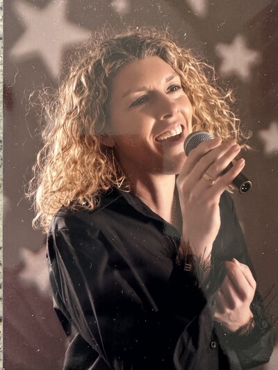 Peggy - Chanteuse pour vins d honneur / ambiance lounge piano bar