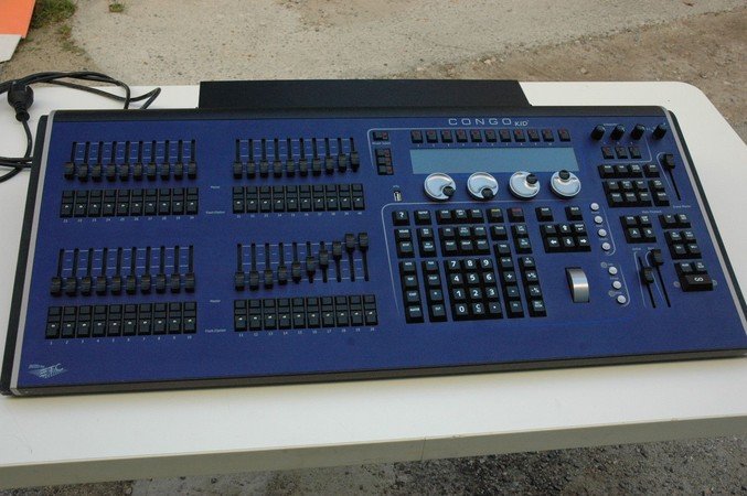 Bonjour Je vend une console vidéo 70