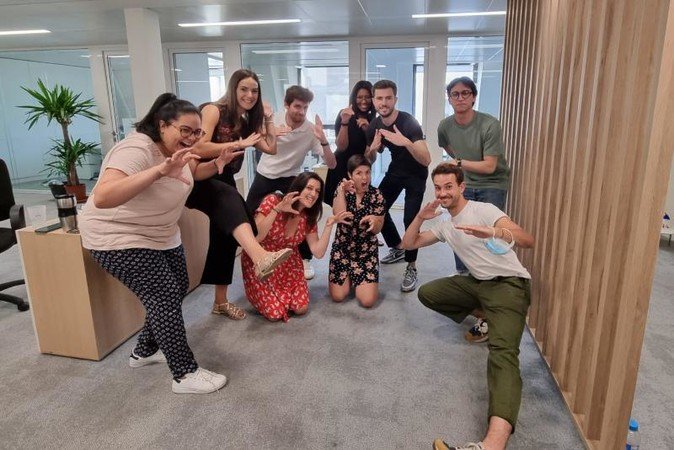 Haut Les Cours - Team-building improvisation théâtrale