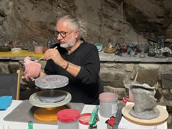 JIKA - Céramique : sculpture, modelage sur grès