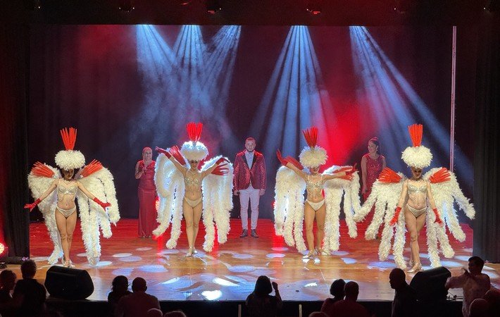 Revue Cabaret itinérante - Revue Prestige Paradis de la troupe Claude Roland