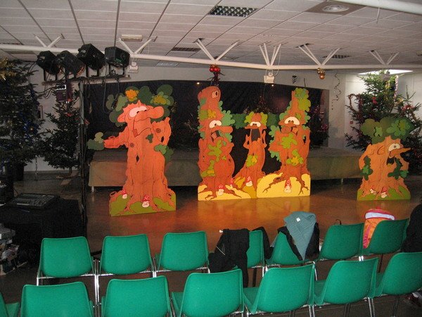 DONNE : Décor bois spectacle enfants