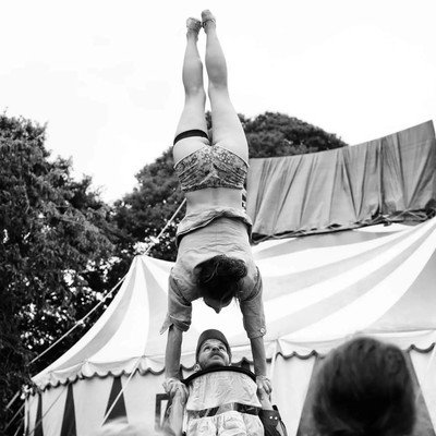 association Nenni ma foi - Duo de porté acrobatique 
