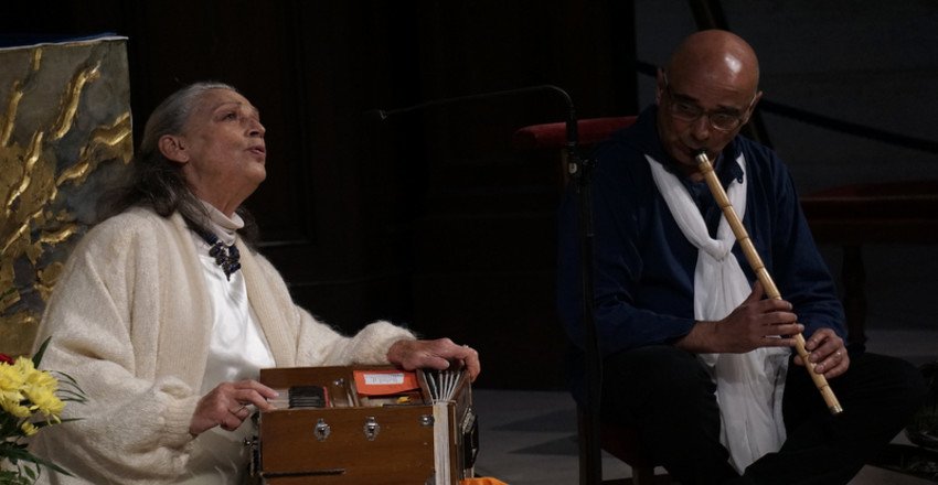 Poumi - diffusion de concerts de chant sacré et expo de peintures