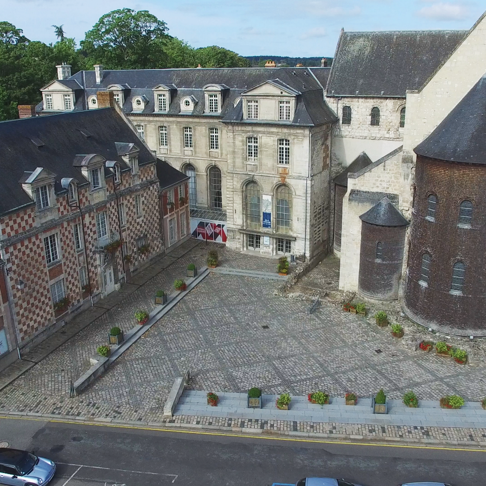 Photo de Abbatiale Notre-Dame De Bernay