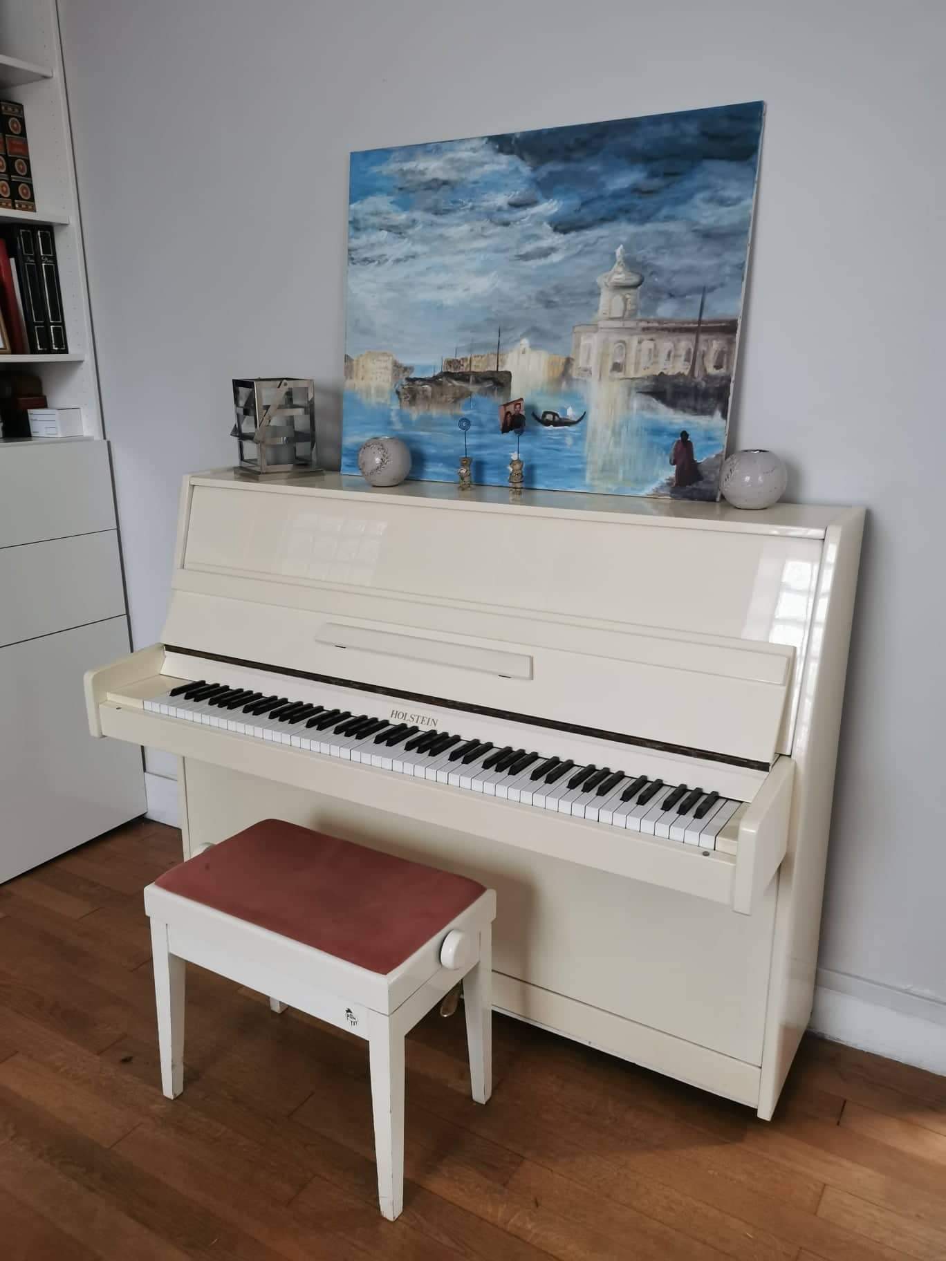 Piano Holstein droit blanc brillant avec tabouret - Bougival - (78380) -  Spectable