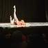 danseuse pratiquante de contorsion - Image 4