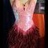 teune de scène à plumes et sequin dresse