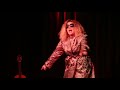 Voir la vidéo L'art (in)délicat de la féminité - Emilie Delétrez (Humour) - Image 2