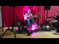 Voir la vidéo LOU KALENA - Auteure, Compositrice, Interprète et One Woman Band - Image 8