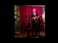 Voir la vidéo Julie Alb(ertine) - ALUNISSAGES, chansons planées - Image 5