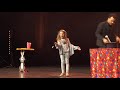 Voir la vidéo Clément le Magicien - Spectacle pour enfants, sculpture sur ballons - Image 9