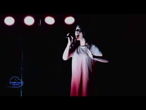 Mérien Isabelle - Professeur de Chant certifié et coach vocal donne cours