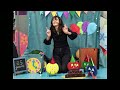 Voir la vidéo Mathilde de Lapeyre  - Un spectacle pour tout petit célébrant l'anniversaire.  - Image 3