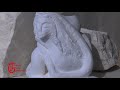 Voir la vidéo Fxl à Le Creuset de Vos EN Vies - Prestation de sculpture en direct. Bois tronçonné, pierre.  - Image 18