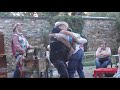 Voir la vidéo "Les Moineaux Chanteurs " - Cabaret La p'tite GUINGUETTE  Spectacle Intergénérationnel - Image 5