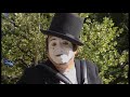 Voir la vidéo cie les vaguabondes - les Endimanchés-échassiers,jongleurs, musiciens, bulles - Image 7