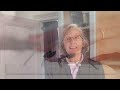 Voir la vidéo Josie - Dactylographie sur machine à écrire - Image 5
