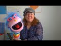 Voir la vidéo Luciole - cours de ventriloquie, sculpture de ballons - Image 5